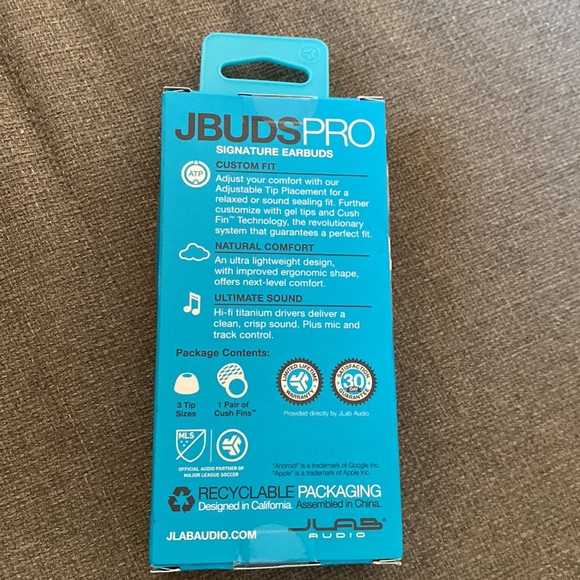 New JBUDS PRO signature ear buds with Universal MIC + Track Control - Picture 2 of 4